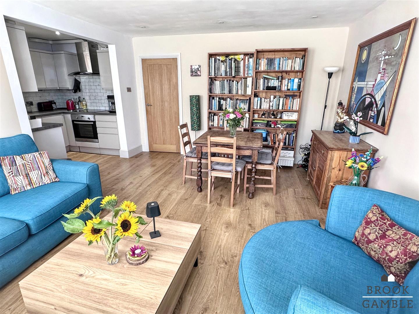 2 Bedroom Flat. Spencer Road in Eastbourne,  5